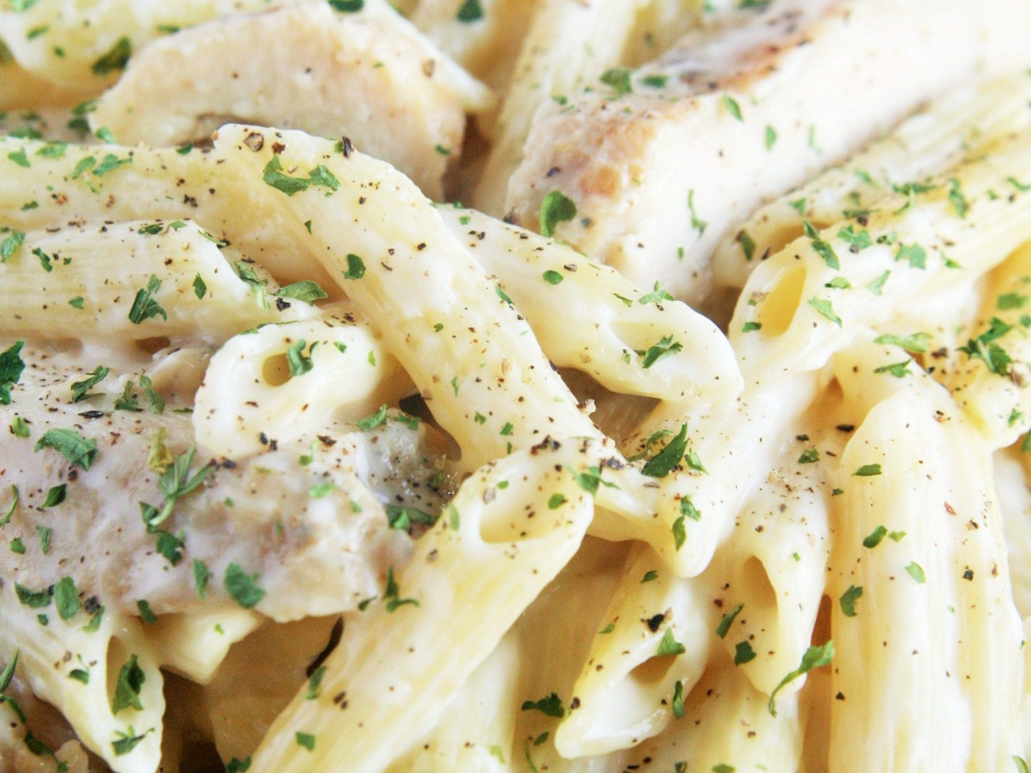 ALFREDO PASTA W/TOAST
